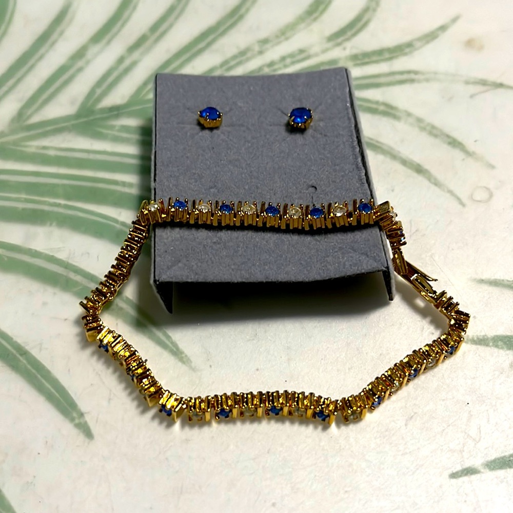 Tennis bracelet gift set with earrings.